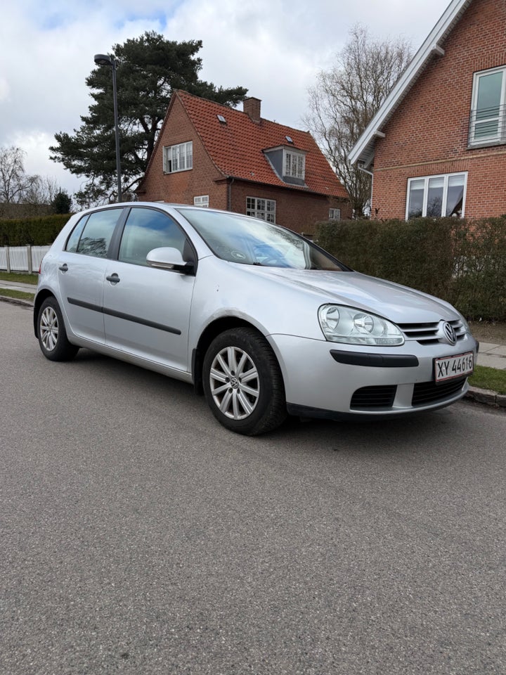VW Golf V 1,6 FSi Comfortline 5d