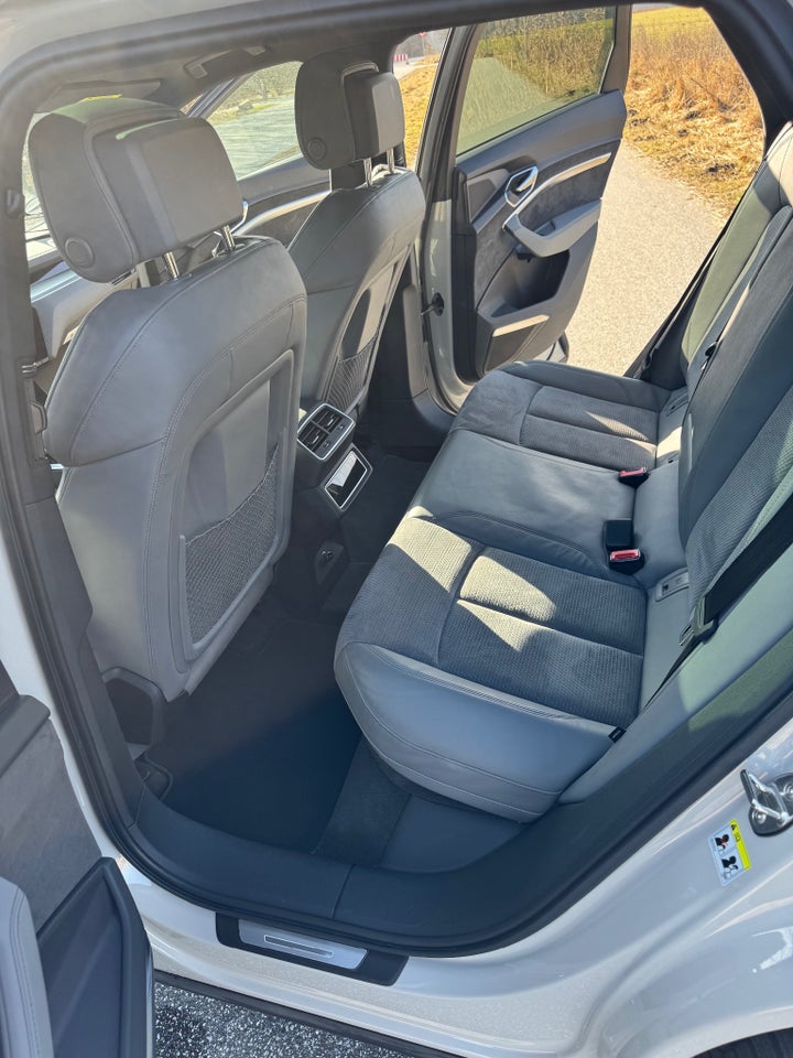 Audi e-tron 55 S-line quattro 5d