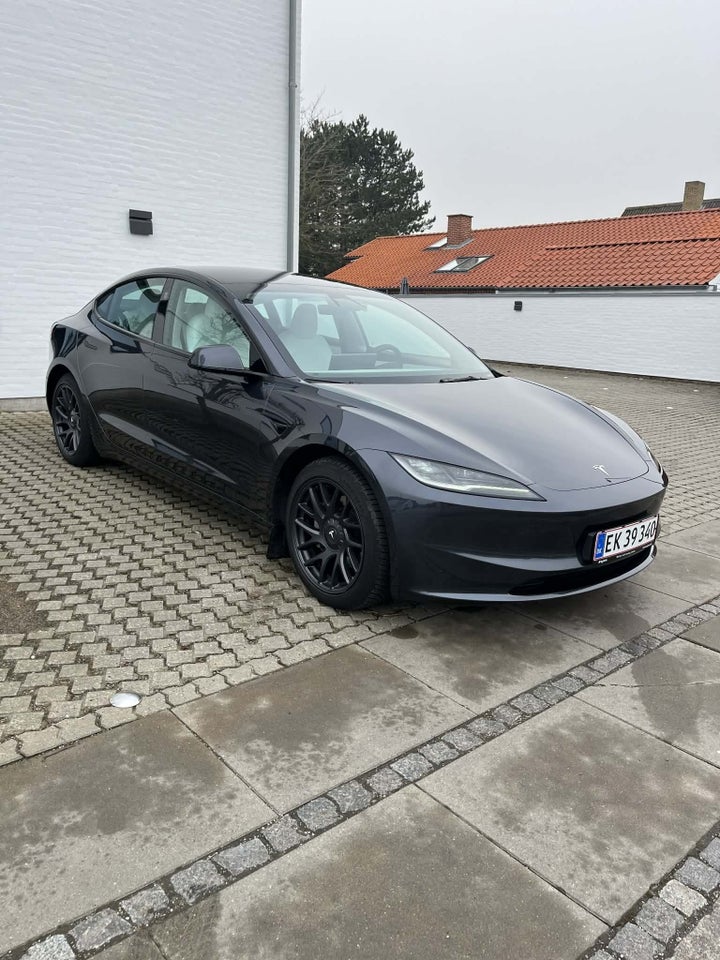 Tesla Model 3 Long Range AWD 4d