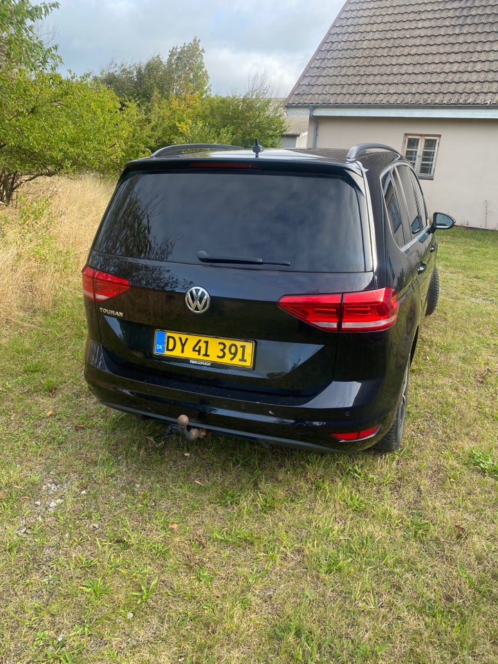 VW Touran 1,6 TDi 115 IQ.Drive DSG Van 5d