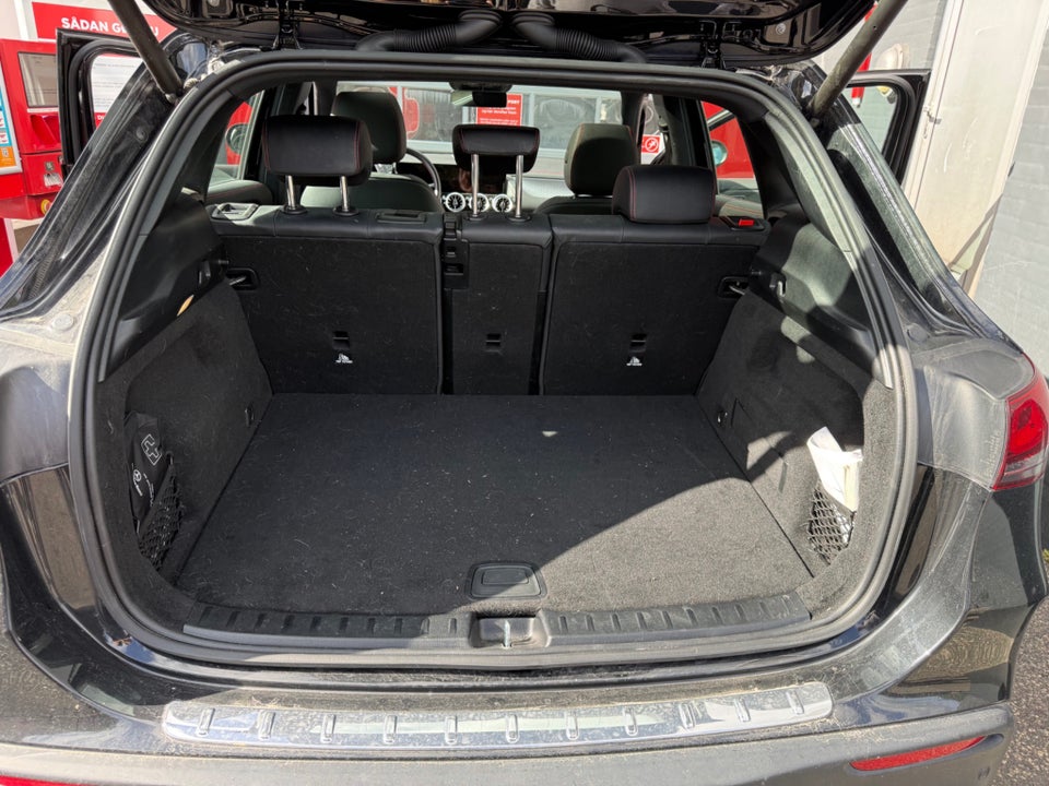 Mercedes EQA300 AMG Line 4Matic 5d