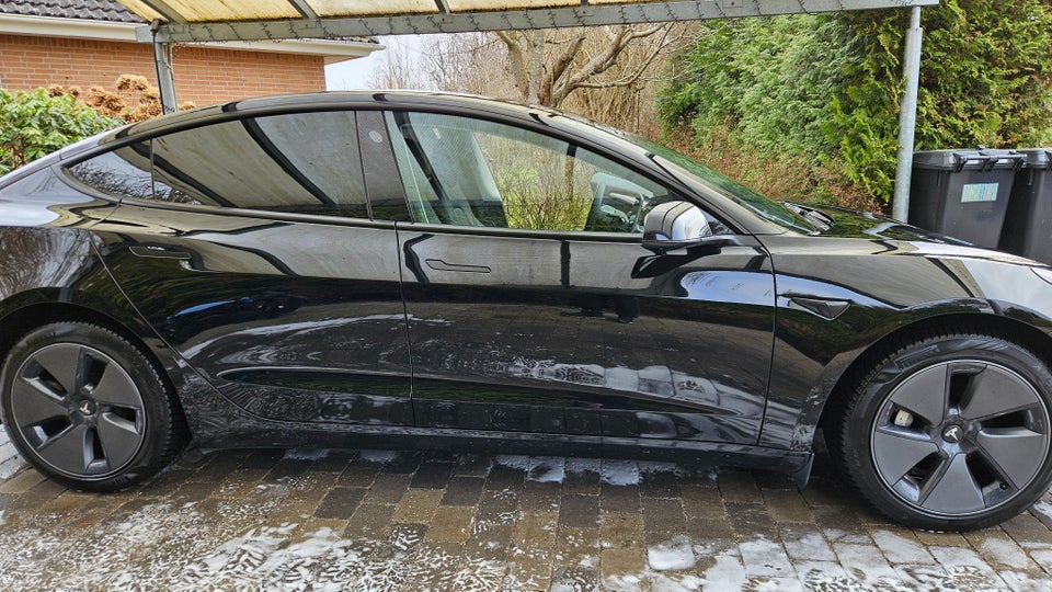 Tesla Model 3 Standard Range+ RWD 4d