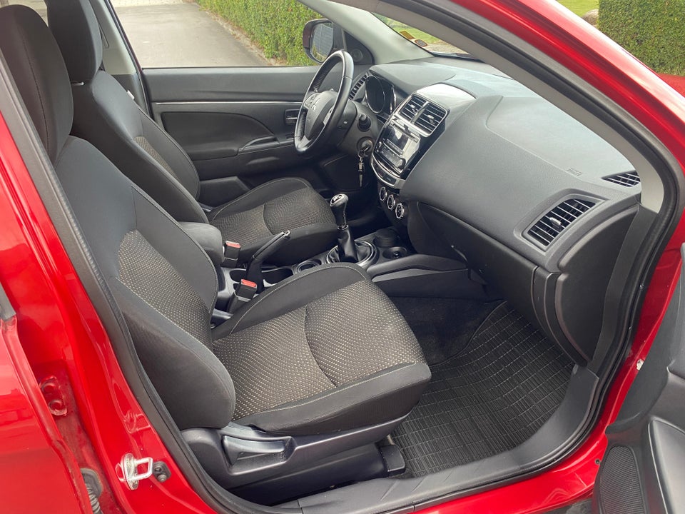 Mitsubishi ASX 1,6 Invite 5d