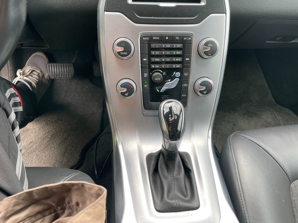 Volvo V70 2,0 T4 190 Momentum aut. 5d