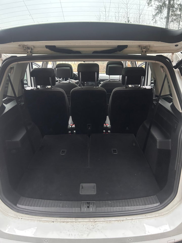 VW Touran 2,0 TDi 150 Highline DSG 7prs 5d