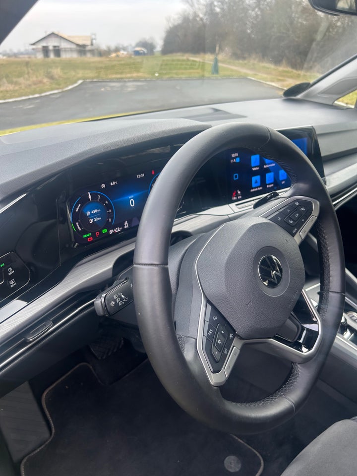 VW Golf VIII 1,4 eHybrid DSG 5d