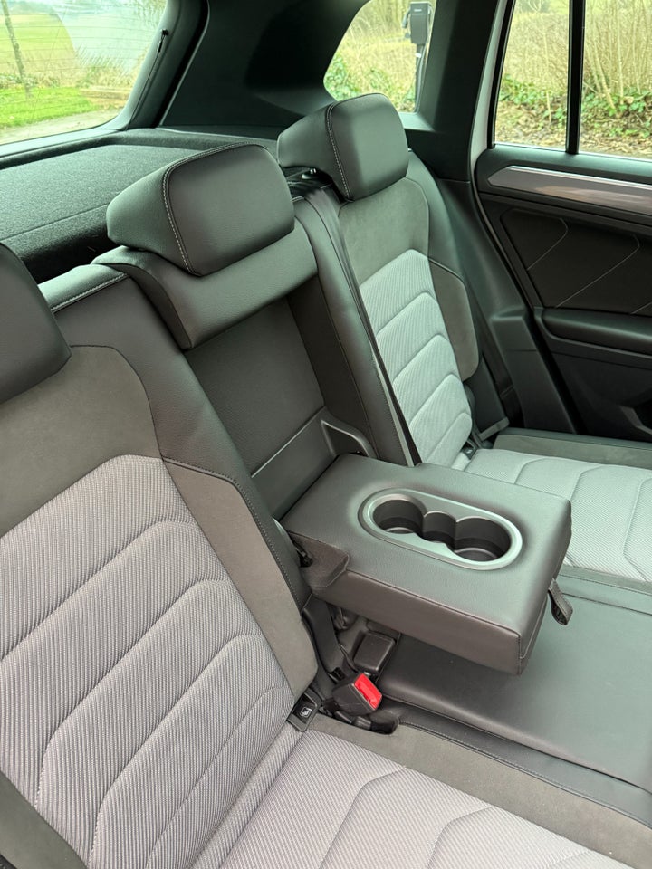 VW Tiguan 2,0 TDi 190 R-line DSG 4Motion 5d