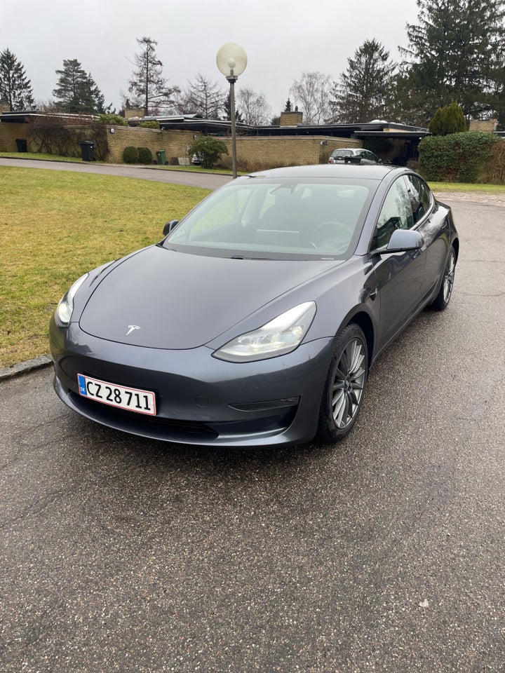 Tesla Model 3 Long Range AWD 4d