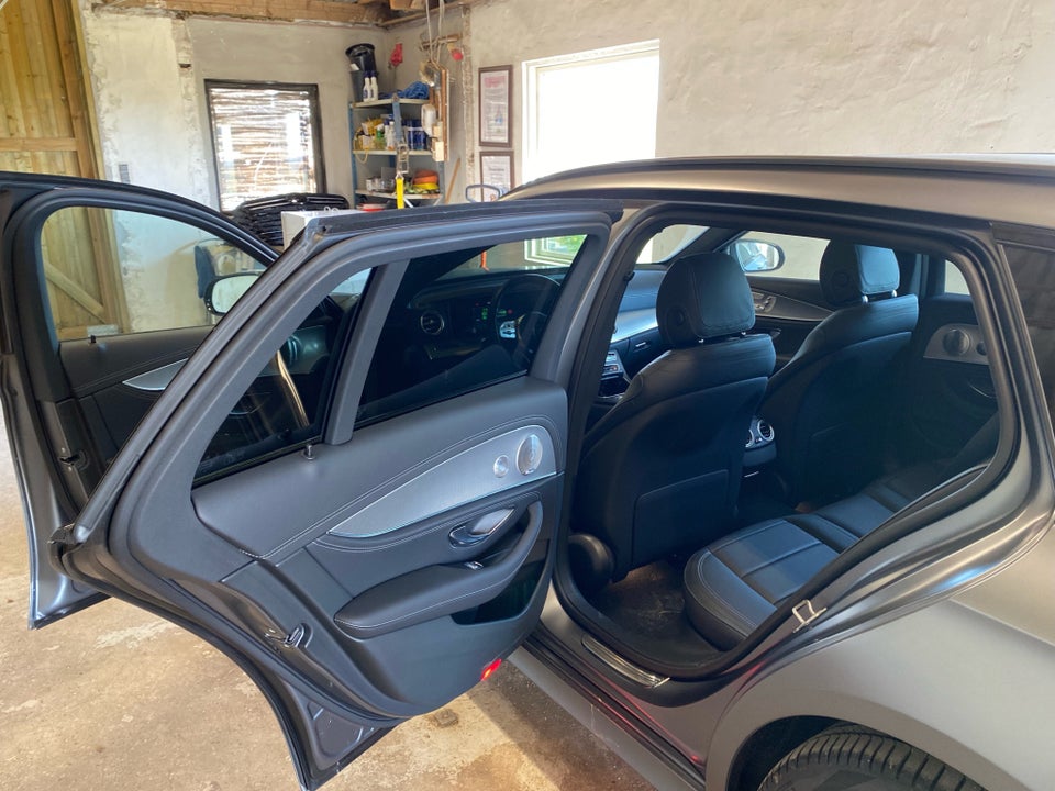 Mercedes E300 de 2,0 AMG Line Night Edition stc. aut. 5d