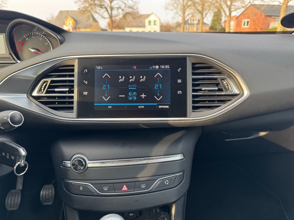 Peugeot 308 1,2 PureTech 130 Style SW 5d