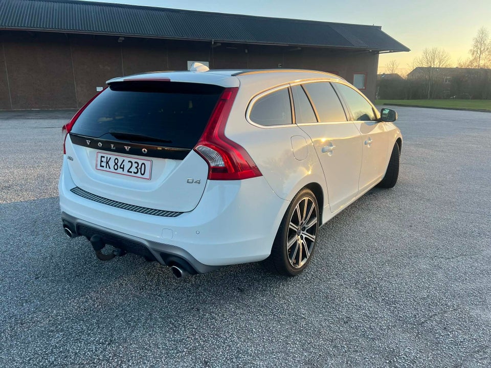 Volvo V60 2,0 D4 190 R-Design aut. 5d