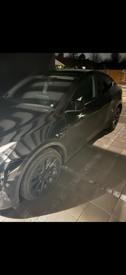 Tesla Model Y Long Range AWD 5d