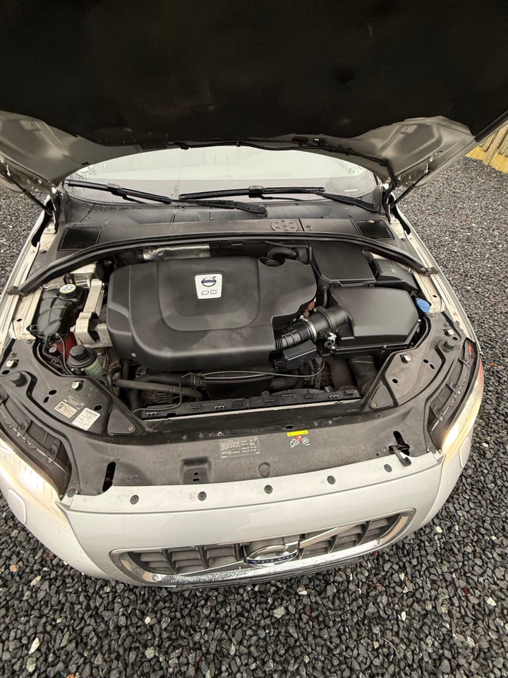 Volvo V70 2,4 D5 205 Summum aut. 5d