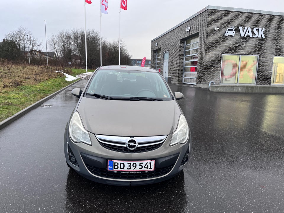 Opel Corsa 1,2 16V Cosmo 5d