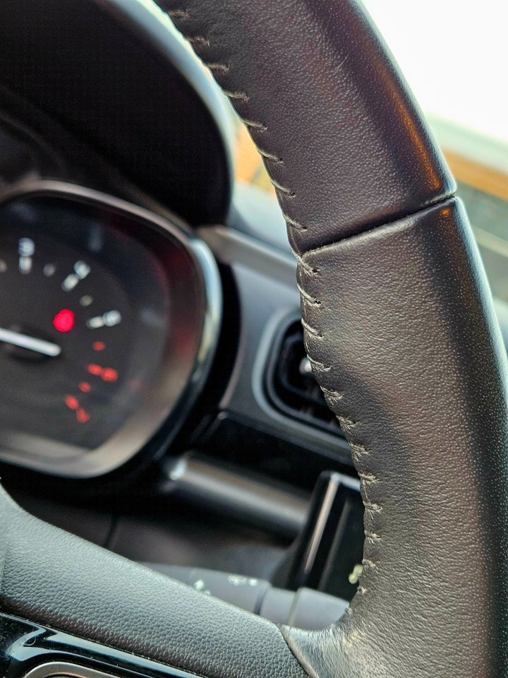 Citroën C3 1,2 PureTech 83 Shine 5d