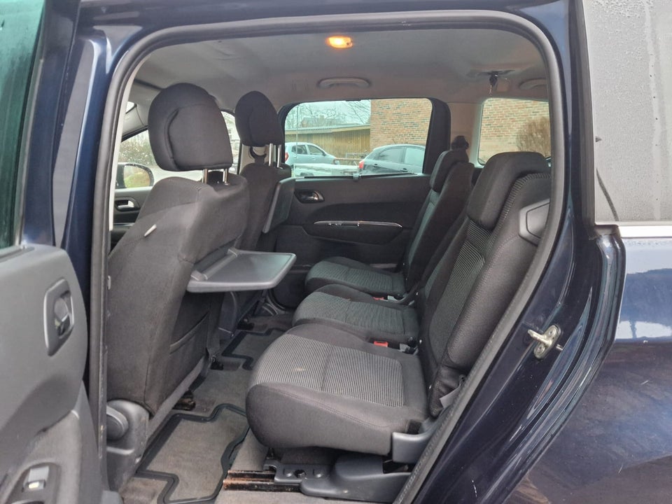 Peugeot 5008 1,6 HDi 112 Premium ESG 5d