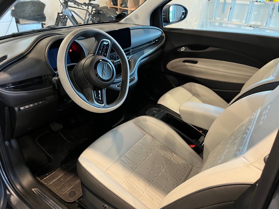 Fiat 500e 42 la Prima Sky 3d