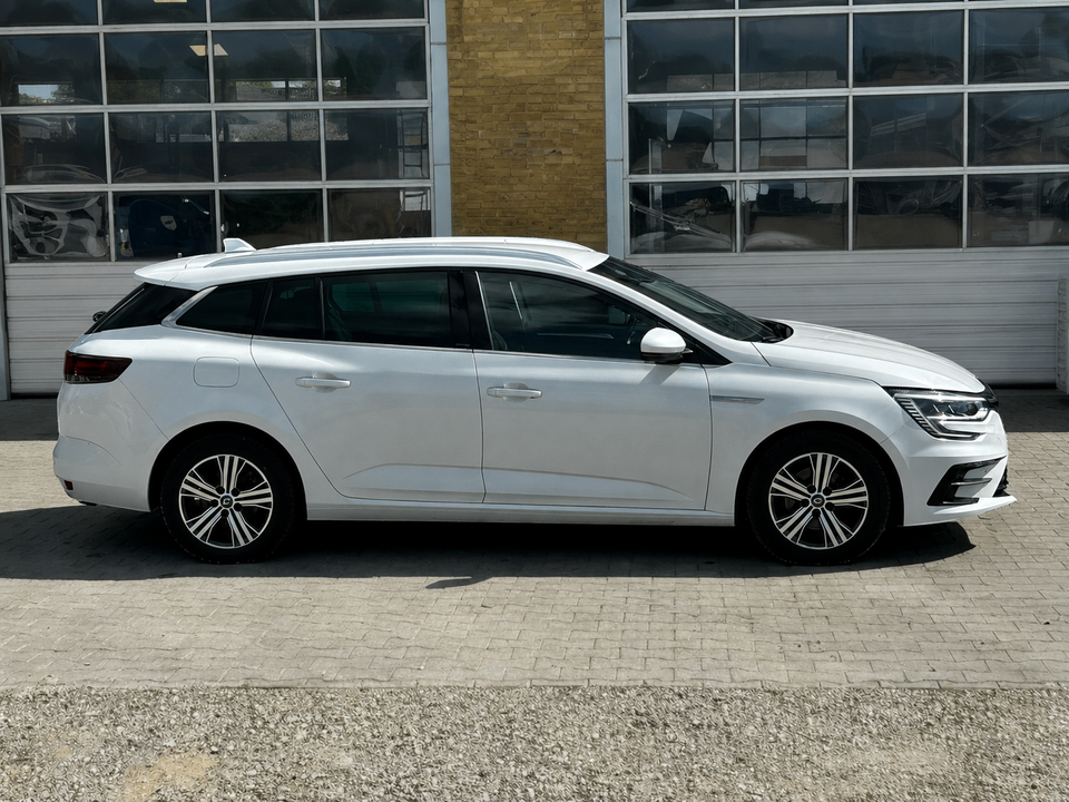 Renault Megane IV 1,6 E-Tech Intens Sport Tourer 5d