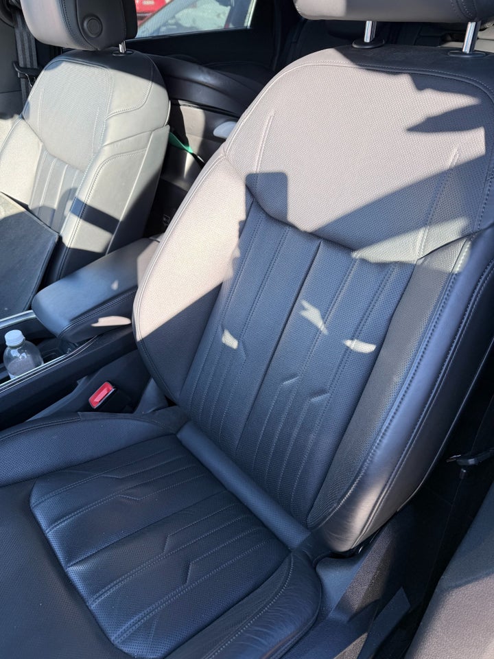 Audi e-tron 55 S-line Prestige quattro 5d