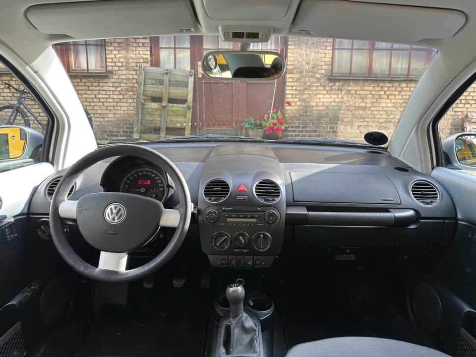 VW New Beetle 1,6 Trendline 2d