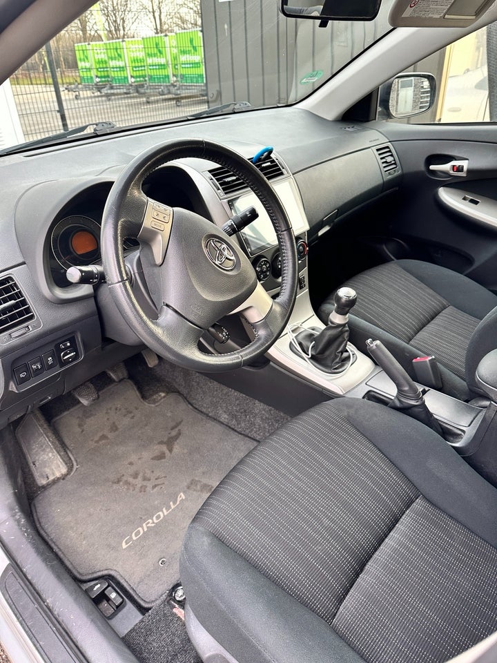 Toyota Corolla 1,6 Luna 4d