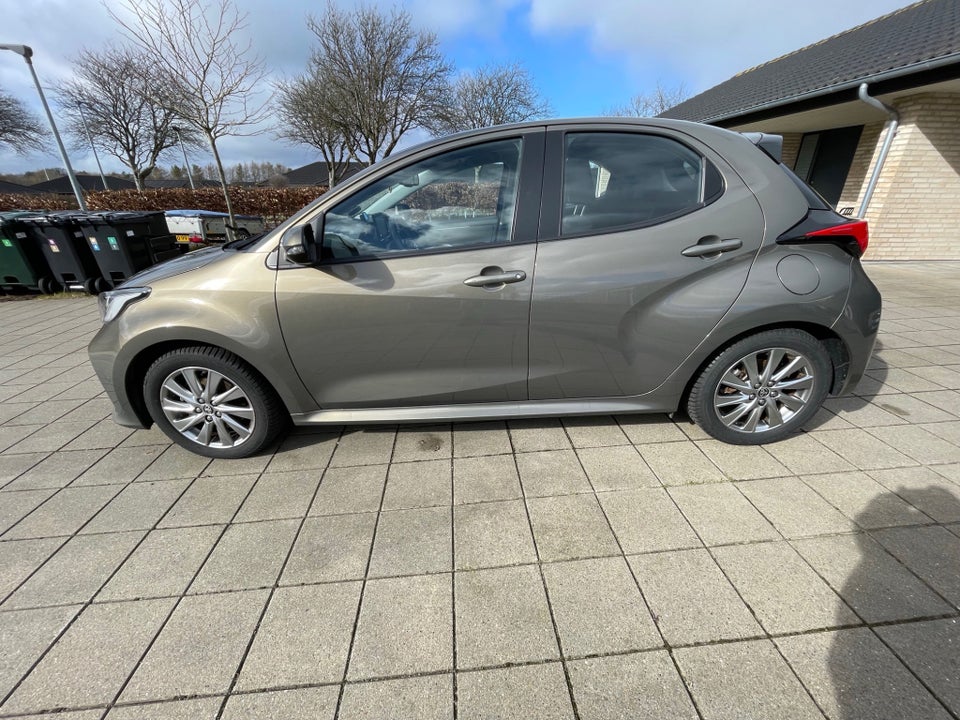 Toyota Yaris 1,5 Hybrid Active Tech+ e-CVT 5d