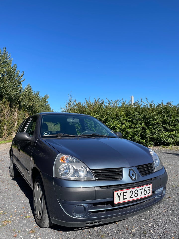Renault Clio II 1,2 16V Storia 5d