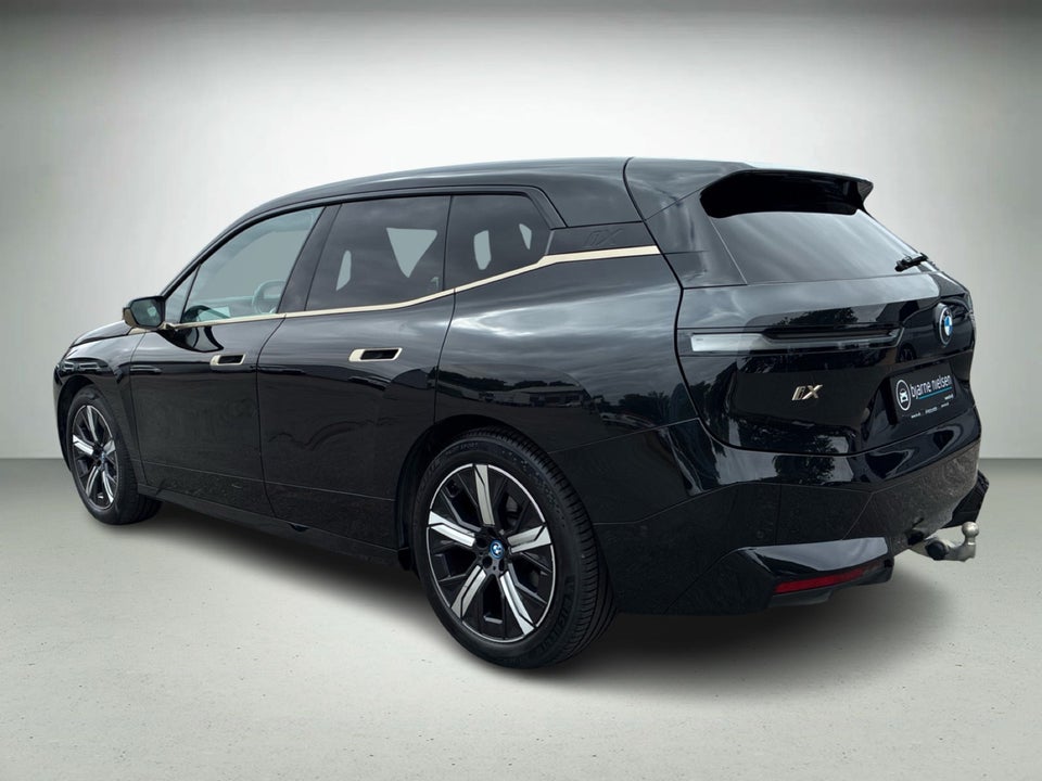 BMW iX xDrive40 Fully Charged Sport 5d
