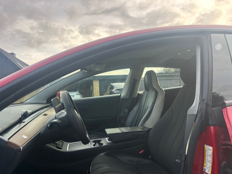 Tesla Model 3 Long Range AWD 4d