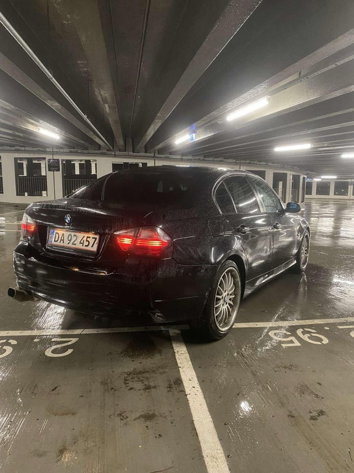 BMW 320i 2,0  4d