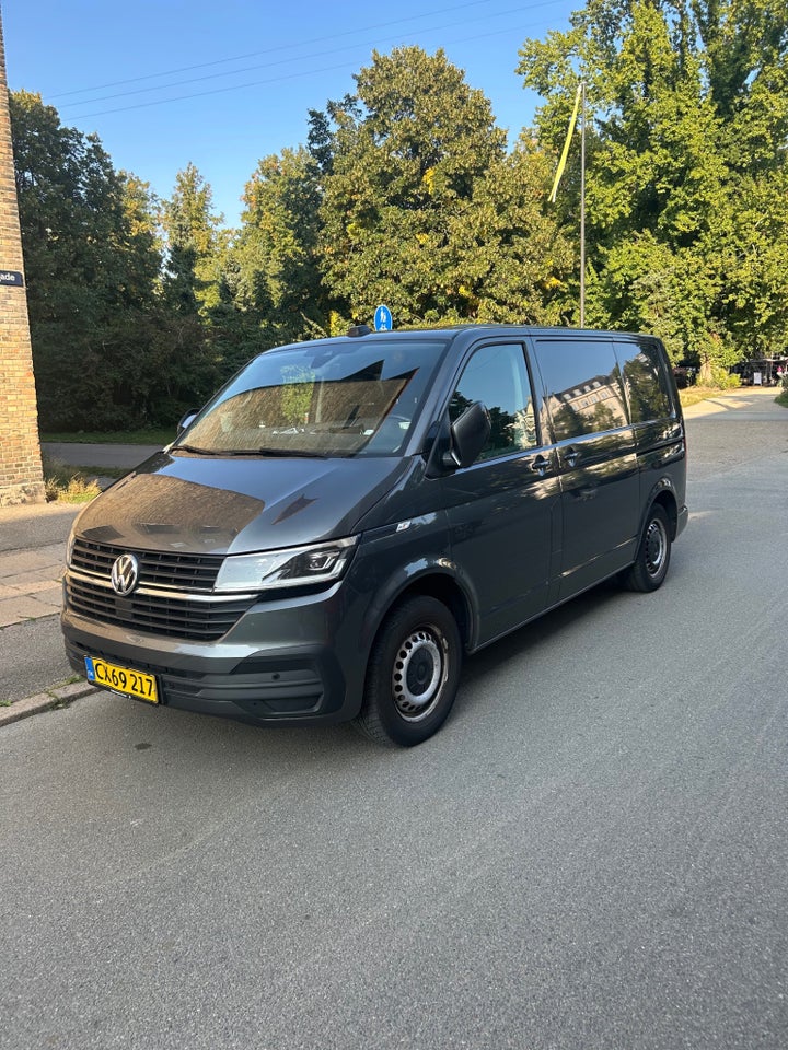 VW Transporter 2,0 TDi 150 Kassevogn DSG kort