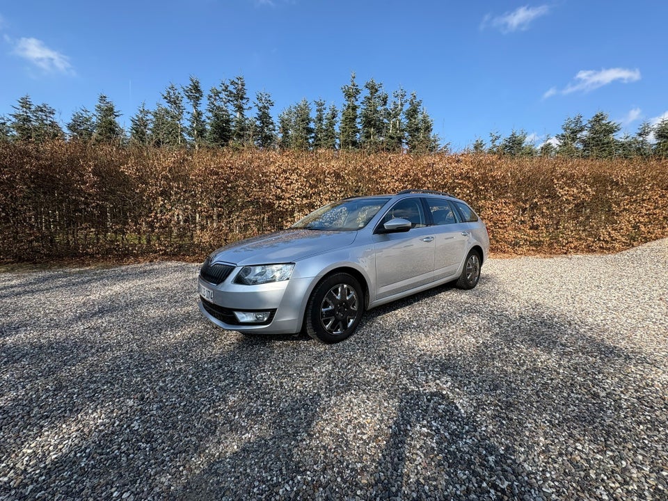 Skoda Octavia 1,6 TDi 110 Tour de France Combi 5d