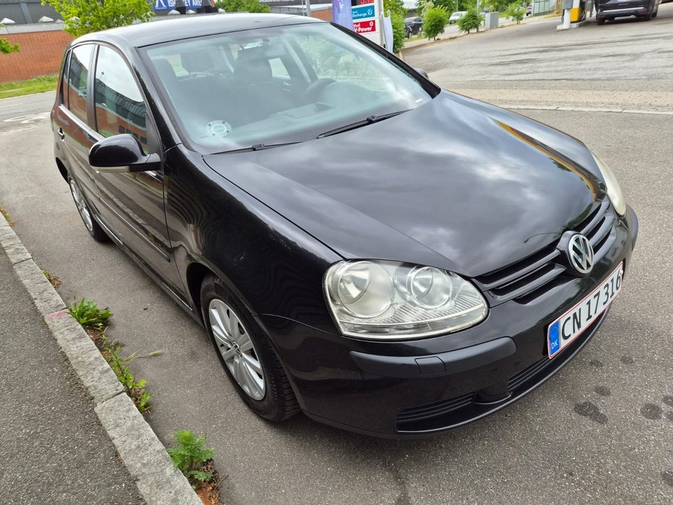 VW Golf V 1,6 FSi Trendline 5d