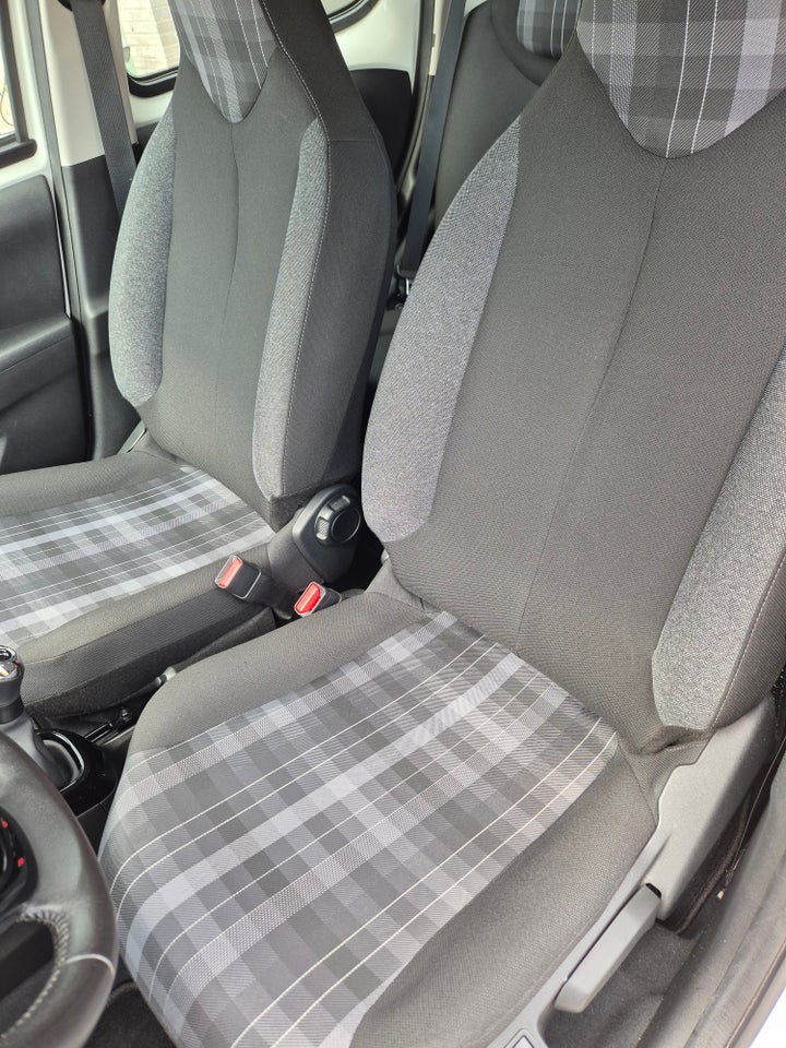 Peugeot 108 1,0 e-VTi 72 Allure+ 5d