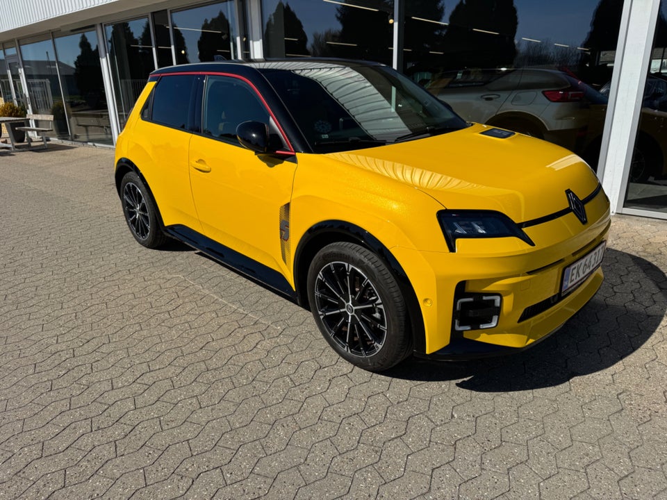 Renault 5 E-Tech 52 Iconic 5d