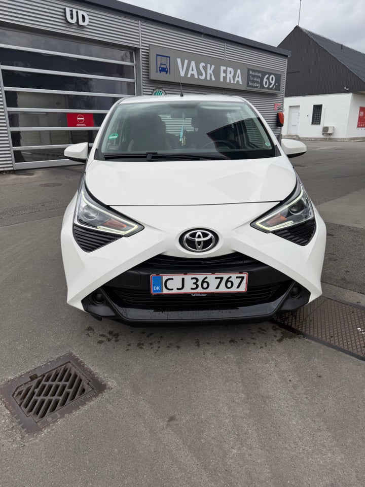 Toyota Aygo 1,0 VVT-i x-plore 5d