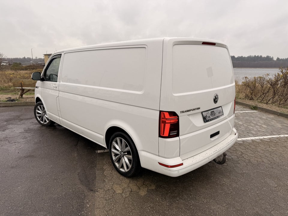 VW Transporter 2,0 TDi 199 Kassevogn DSG lang
