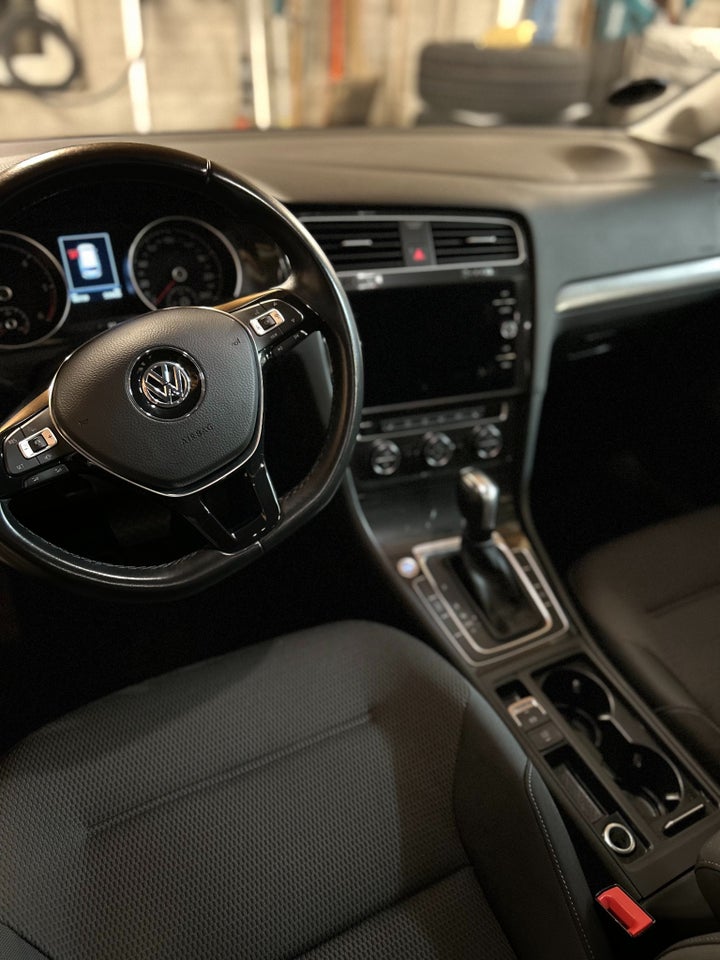 VW Golf VII 2,0 TDi 150 Plus Variant DSG 5d