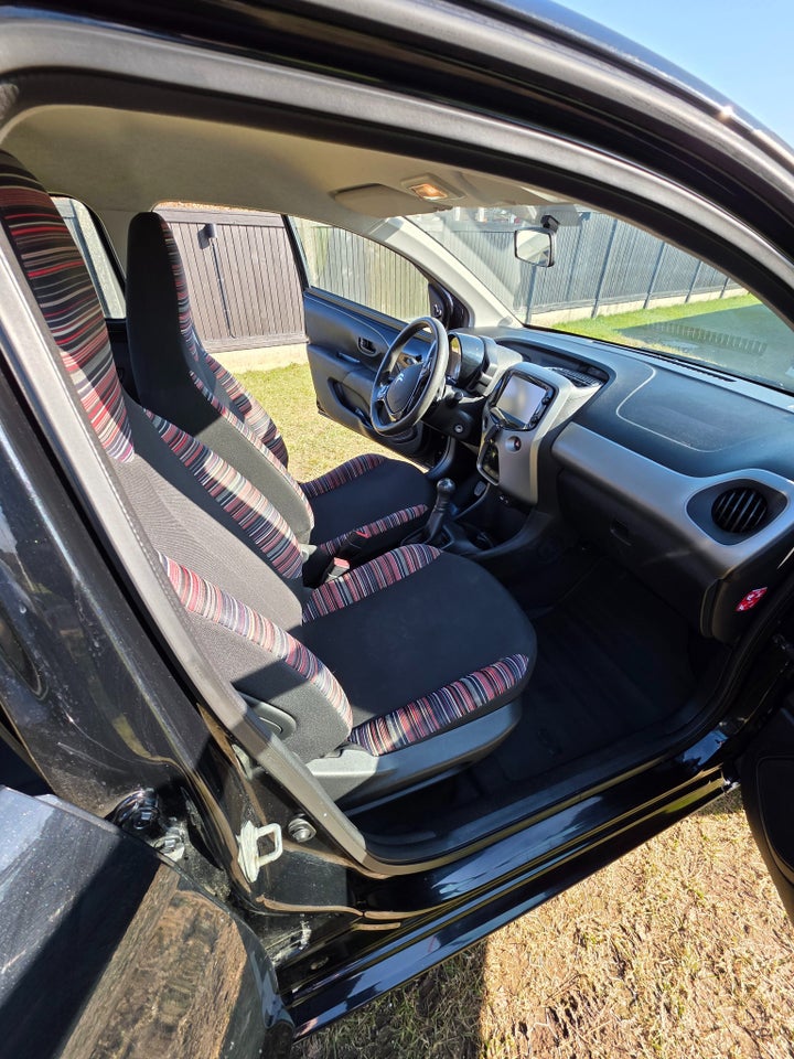 Citroën C1 1,2 PureTech Iconic 5d