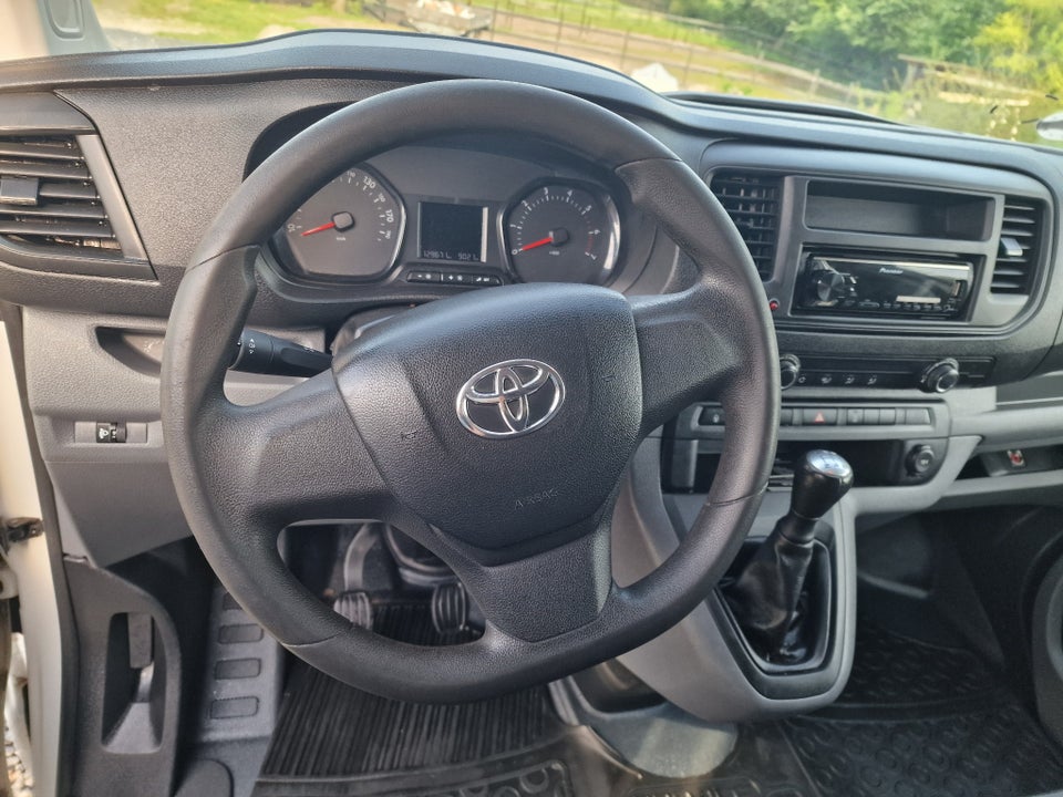 Toyota ProAce 1,6 D 95 Compact Base 5d