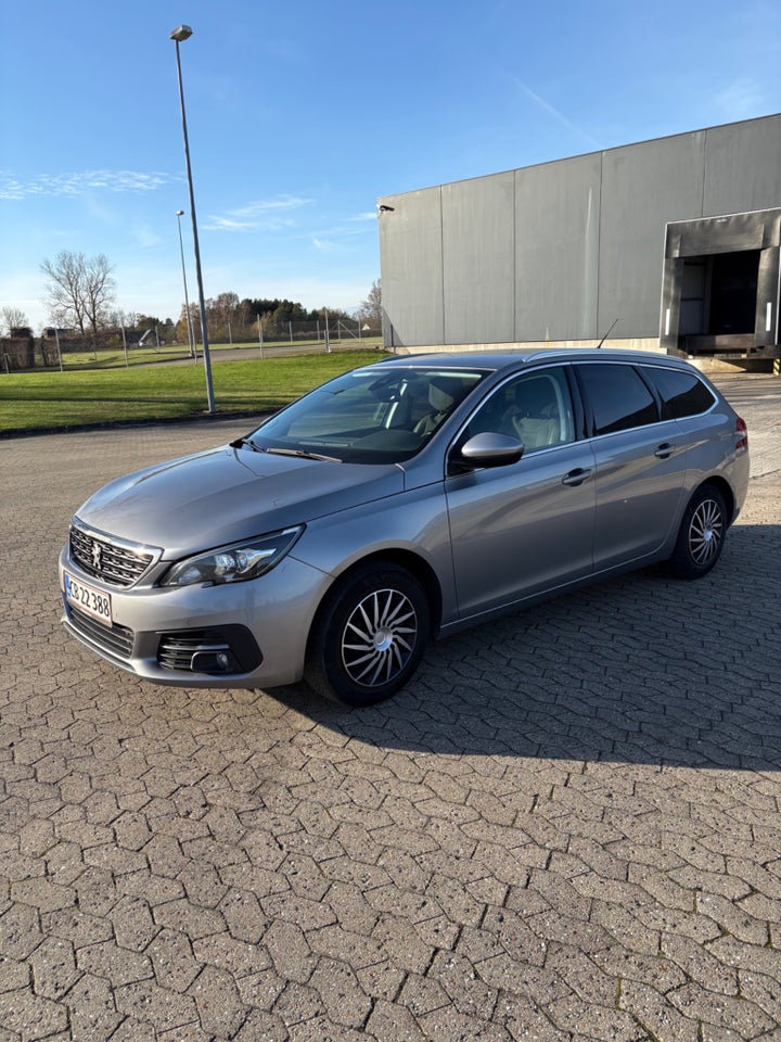 Peugeot 308 1,6 BlueHDi 120 Allure SW 5d