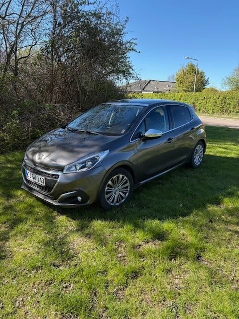 Peugeot 208 1,2 PureTech 82 Exclusive+ 5d