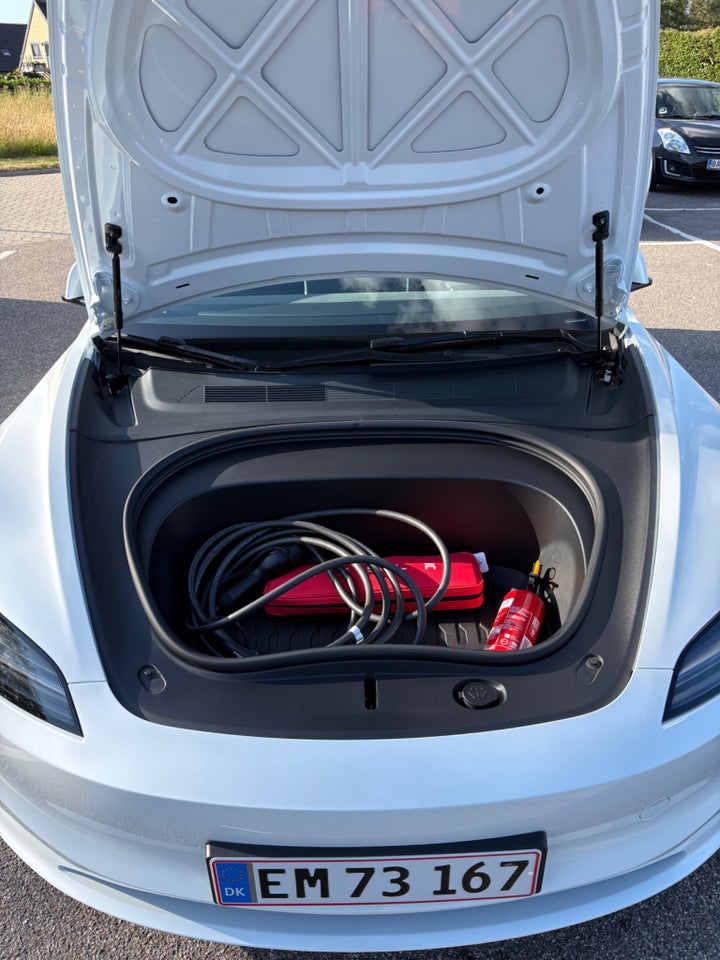 Tesla Model 3 Long Range RWD 4d