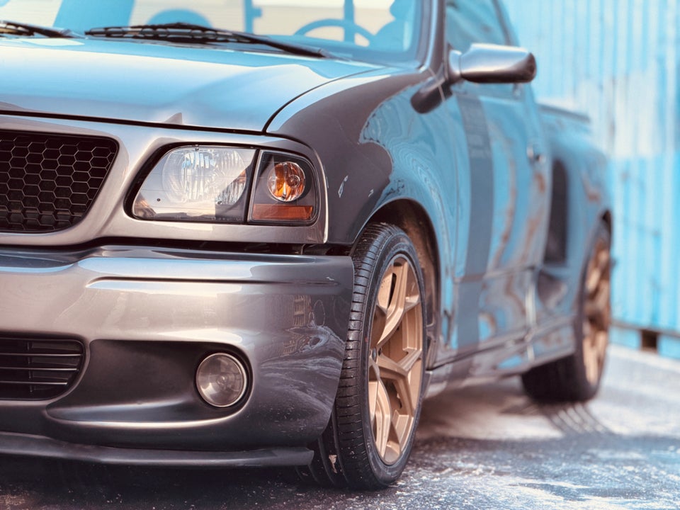 Ford F-150 5,4 SVT Lightning aut. 2d