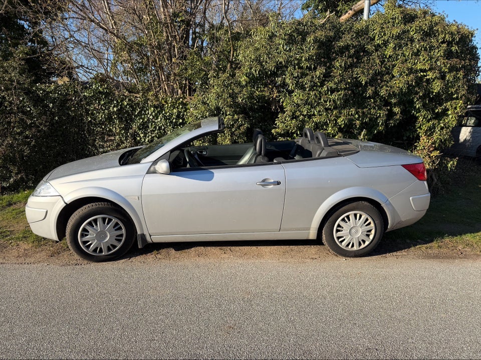Renault Megane II 1,6 CC 2d