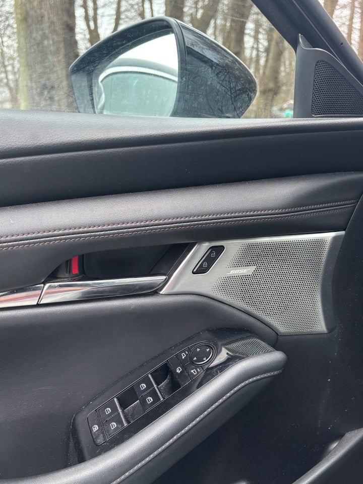 Mazda 3 2,0 SkyActiv-G 122 Cosmo aut. 5d