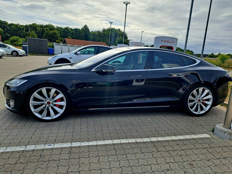 Tesla Model S P85D 5d