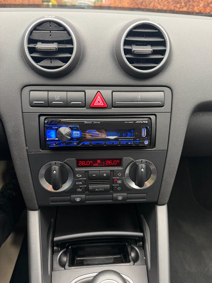 Audi A3 1,6 Ambiente Sportback 5d