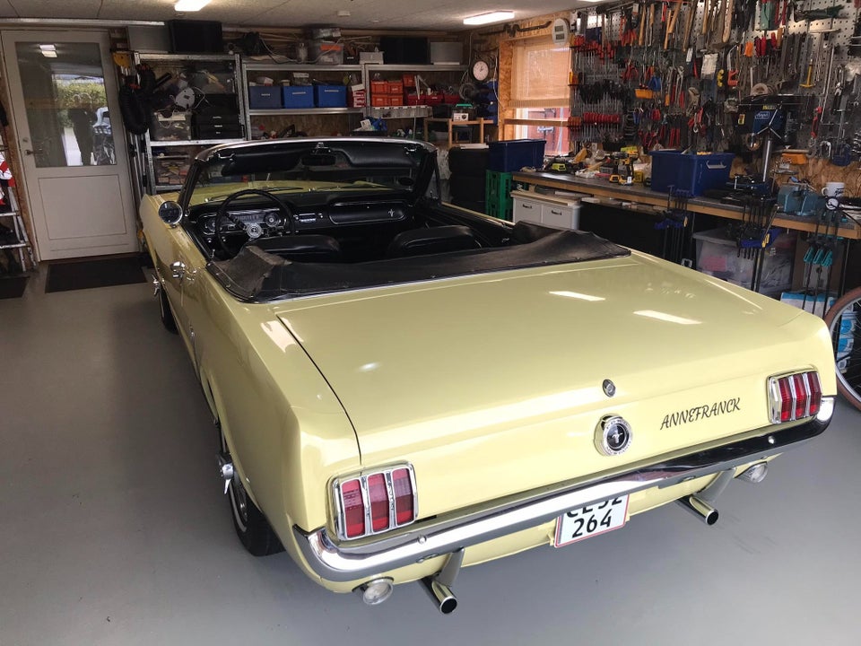 Ford Mustang 4,7 V8 Cabriolet aut. 2d