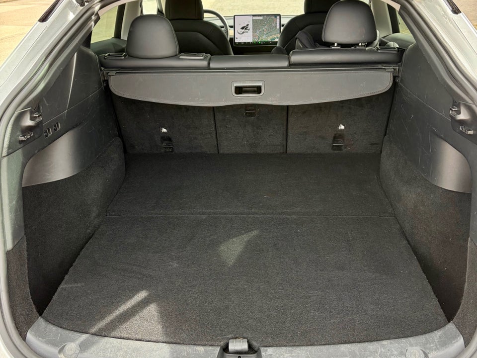 Tesla Model Y Long Range AWD 5d